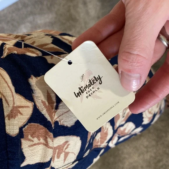 🌼 NWT Free People Floral Strappy back open back mini dress very flattering - Picture 10 of 17